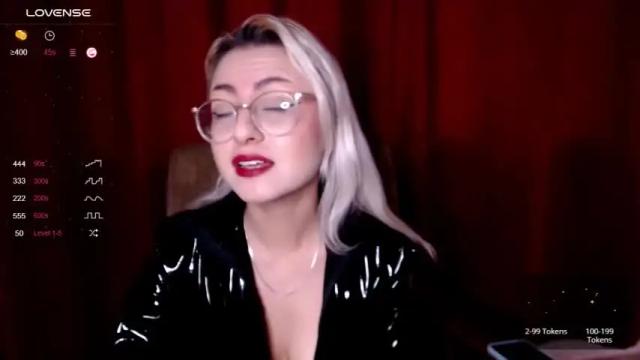 Image 8 of your_valentine_ Stream on Chaturbate on 19 months ago