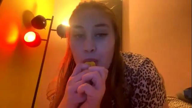 Image 4 of yourbustybabe Stream on Chaturbate on 20 months ago