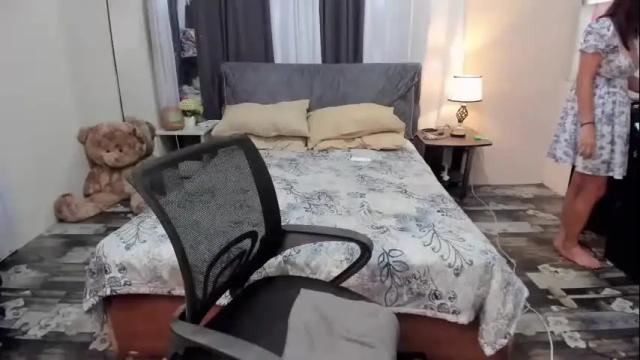 Image 12 of yourcathrinelover Stream on Chaturbate on 4 days ago