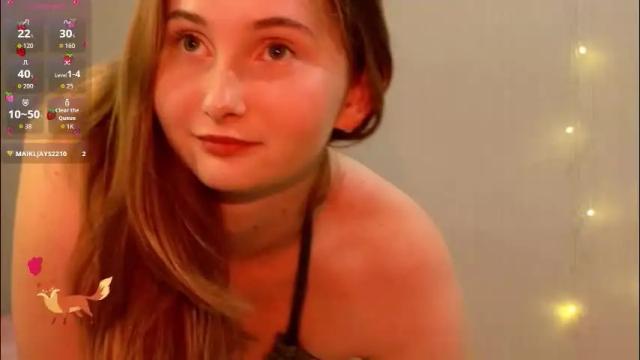 Image 2 of yourcreamyister Stream on Chaturbate on 2 months ago
