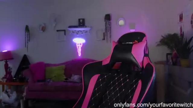 Image 12 of yourfavoritewitch Stream on Chaturbate on 19 months ago