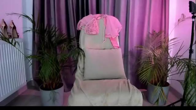 Image 2 of yourfire_ Stream on Chaturbate on 3 months ago