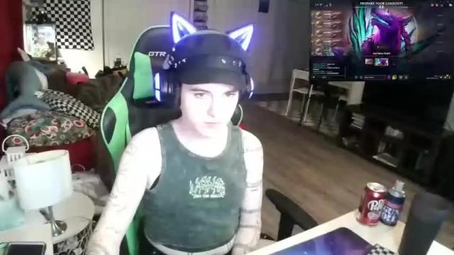 Image 10 of yourgamergf Stream on Chaturbate on 14 months ago