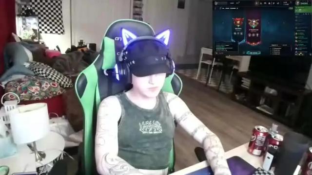 Image 3 of yourgamergf Stream on Chaturbate on 14 months ago