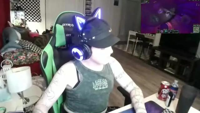 Image 7 of yourgamergf Stream on Chaturbate on 14 months ago