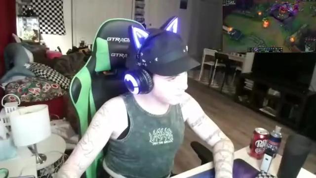 Image 8 of yourgamergf Stream on Chaturbate on 14 months ago