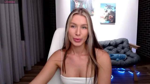 Image 11 of yourgirlx13 Stream on Chaturbate on 15 months ago