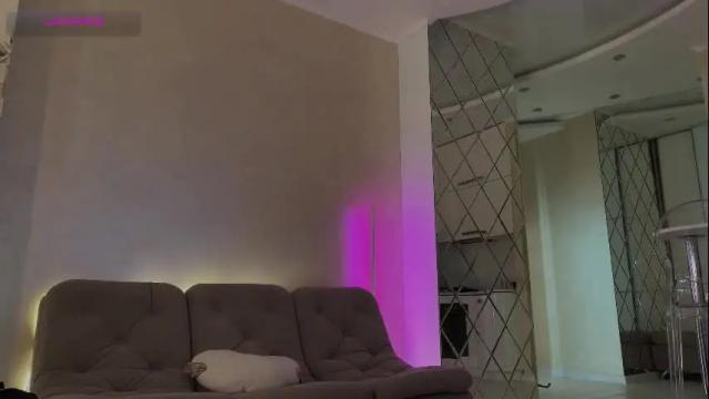 Image 3 of yourhanna Stream on Chaturbate on 6 months ago