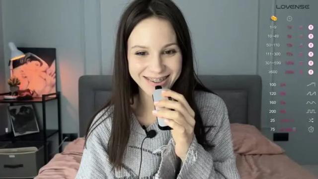 Image 12 of yourher0in Stream on Chaturbate on 13 months ago