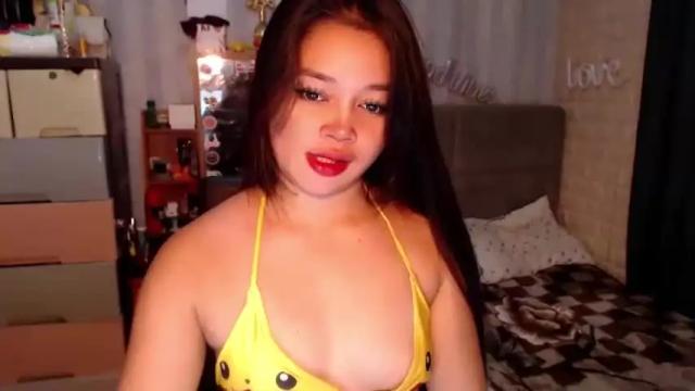 Image 12 of yourkittykimmy_xxx Stream on Chaturbate on 16 months ago