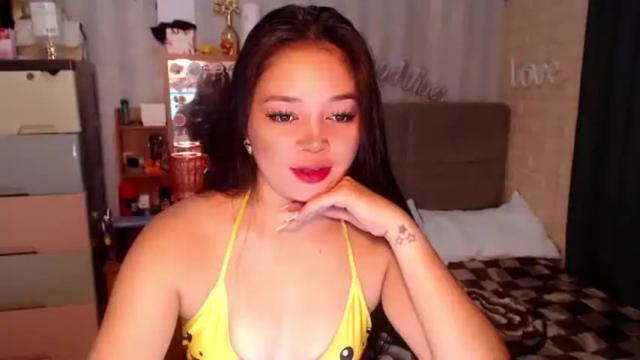 Image 3 of yourkittykimmy_xxx Stream on Chaturbate on 16 months ago