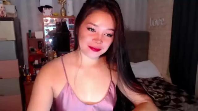 Image 2 of yourkittykimmy_xxx Stream on Chaturbate on 16 months ago