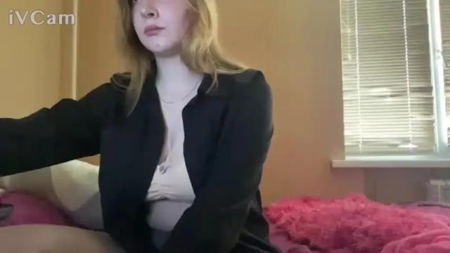 Image 11 of yourlovelyfoxy Stream on Chaturbate on 16 months ago