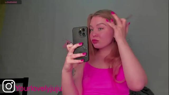 Image 3 of yourlovelyjul Stream on Chaturbate on 2 months ago