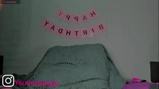 Image 8 of yourlovelyjul Stream on Chaturbate on 2 months ago