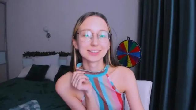Image 3 of yourlovelystory Stream on Chaturbate on 16 months ago