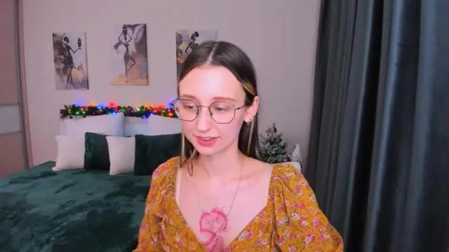 Image 2 of yourlovelystory Stream on Chaturbate on 15 months ago