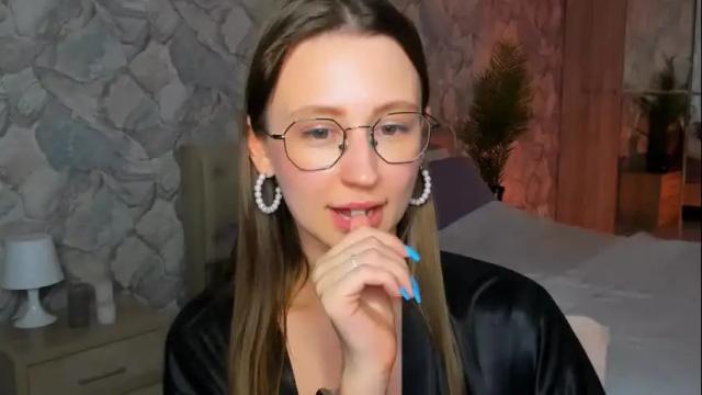Image 7 of yourlovelystory Stream on Chaturbate on 2 months ago