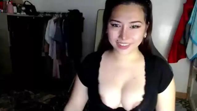 Image 2 of yourlovetifannyx Stream on Chaturbate on 1 month ago