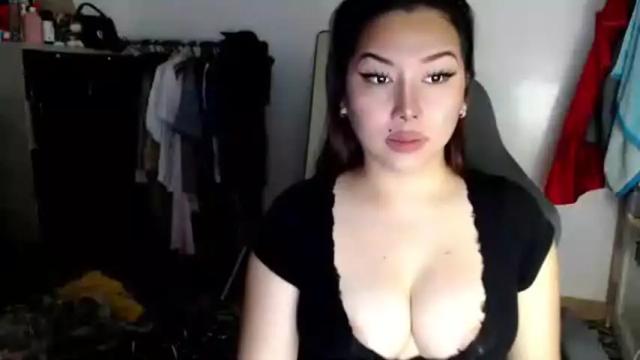 Image 6 of yourlovetifannyx Stream on Chaturbate on 1 month ago