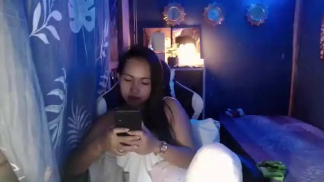Image 3 of yourloving_maris Stream on Chaturbate on 15 months ago