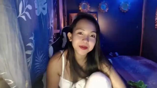 Image 4 of yourloving_maris Stream on Chaturbate on 15 months ago