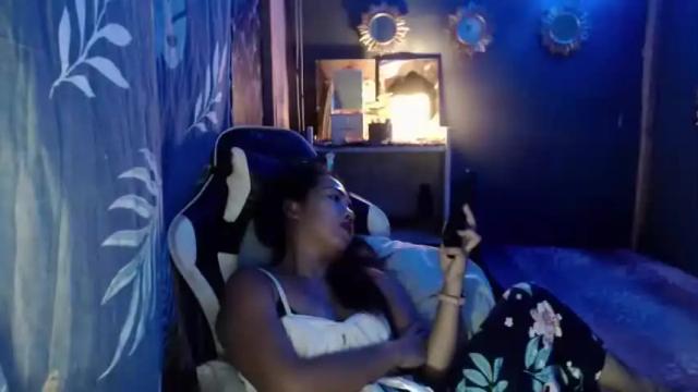 Image 6 of yourloving_maris Stream on Chaturbate on 15 months ago