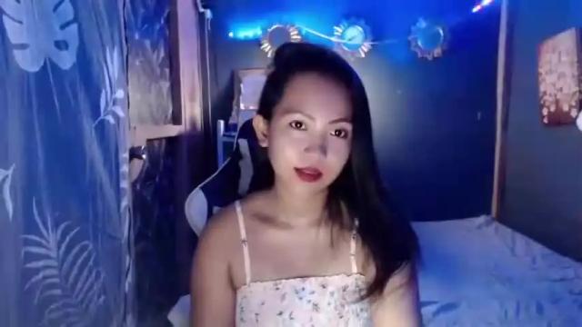 Image 3 of yourloving_maris Stream on Chaturbate on 13 months ago