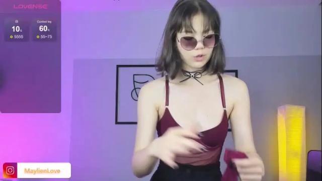Image 7 of yourmaylien Stream on Chaturbate on 13 days ago