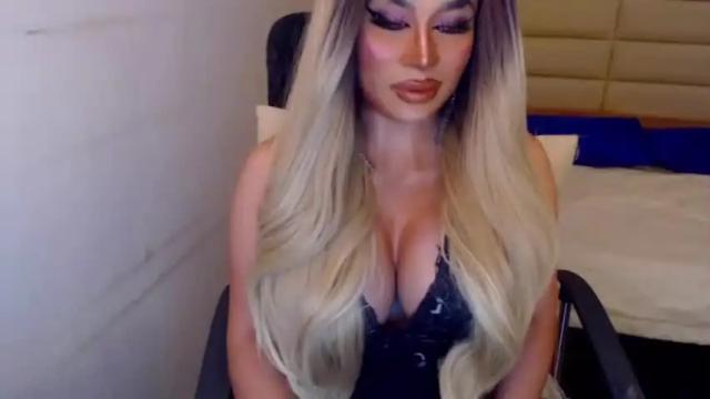 Image 3 of yourmistressofevil Stream on Chaturbate on 15 months ago