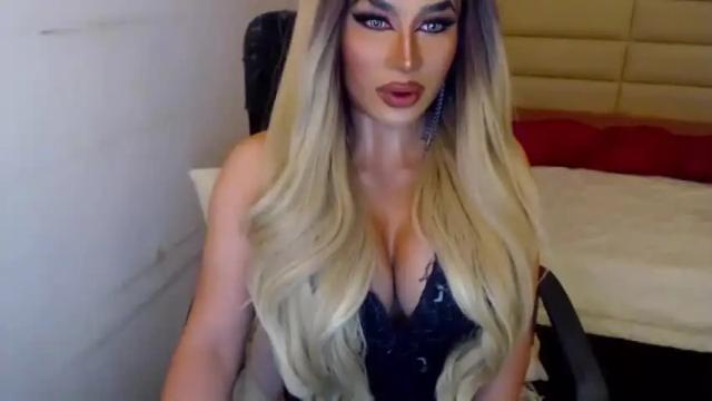 Image 2 of yourmistressofevil Stream on Chaturbate on 15 months ago