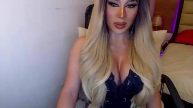 Image 6 of yourmistressofevil Stream on Chaturbate on 14 months ago