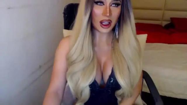 Image 10 of yourmistressofevil Stream on Chaturbate on 14 months ago