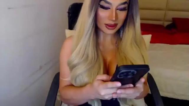 Image 2 of yourmistressofevil Stream on Chaturbate on 14 months ago