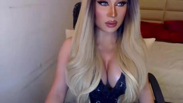 Image 4 of yourmistressofevil Stream on Chaturbate on 14 months ago