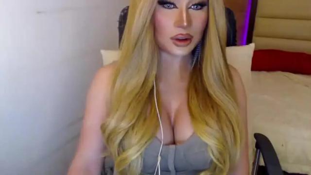 Image 11 of yourmistressofevil Stream on Chaturbate on 14 months ago