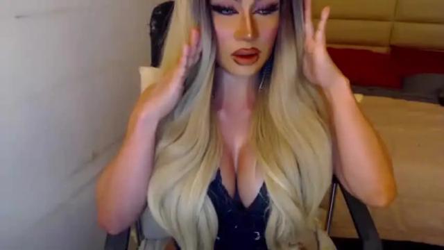 Image 4 of yourmistressofevil Stream on Chaturbate on 14 months ago