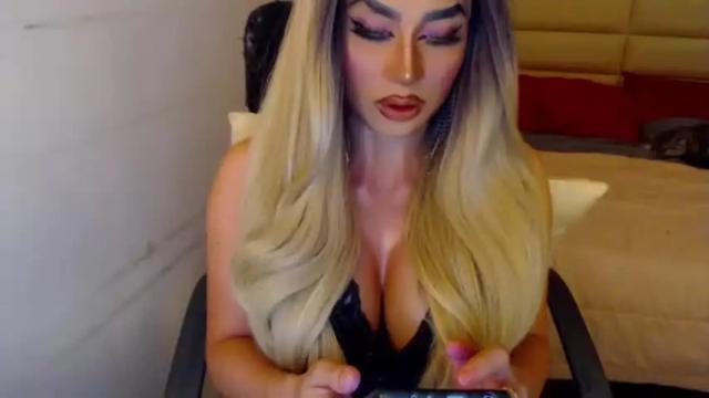 Image 8 of yourmistressofevil Stream on Chaturbate on 14 months ago