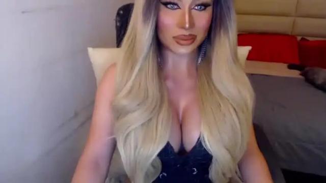 Image 3 of yourmistressofevil Stream on Chaturbate on 14 months ago