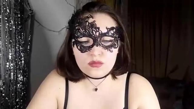Image 2 of yourmoonxx Stream on Chaturbate on 17 months ago