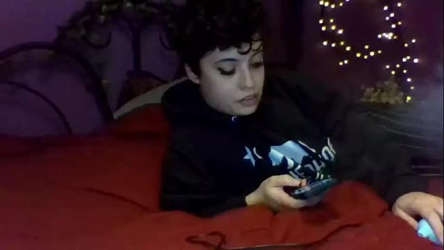 Image 3 of yournewfantasy Stream on Chaturbate on 14 months ago