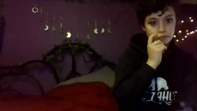 Image 4 of yournewfantasy Stream on Chaturbate on 14 months ago