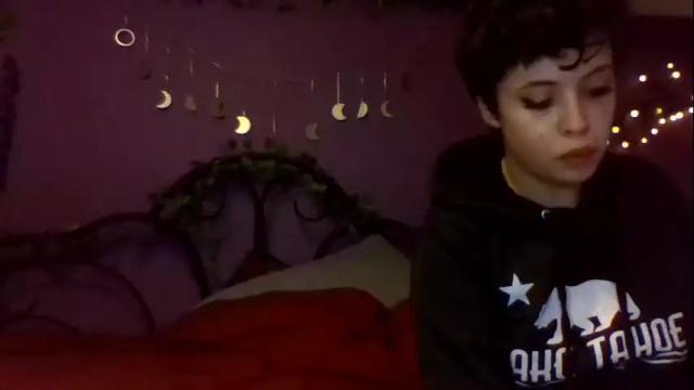 Image 6 of yournewfantasy Stream on Chaturbate on 14 months ago