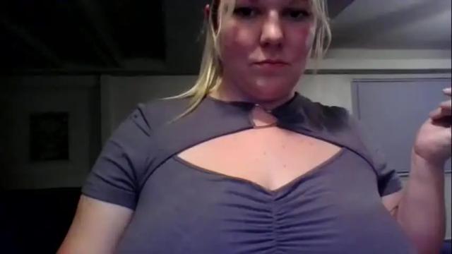 Image 8 of yourpetsophie Stream on Chaturbate on 18 months ago