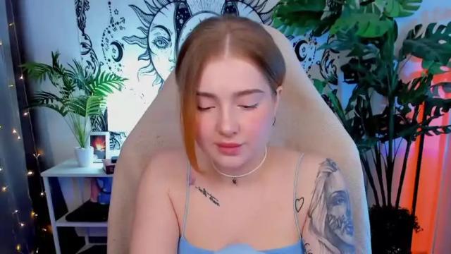 Image 11 of yourredsunshine Stream on Chaturbate on 17 months ago