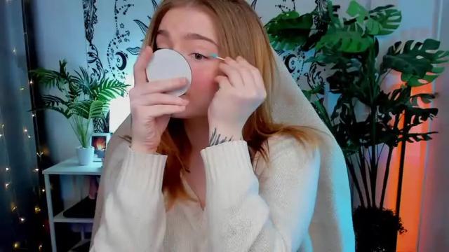 Image 8 of yourredsunshine Stream on Chaturbate on 17 months ago