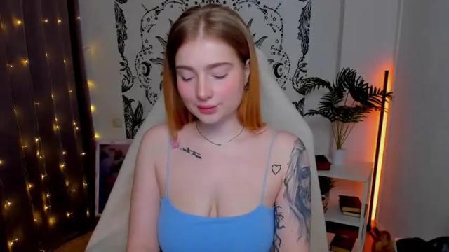 Image 3 of yourredsunshine Stream on Chaturbate on 17 months ago