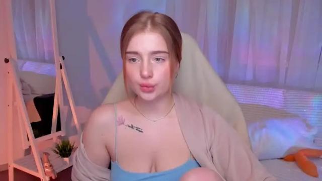 Image 2 of yourredsunshine Stream on Chaturbate on 17 months ago