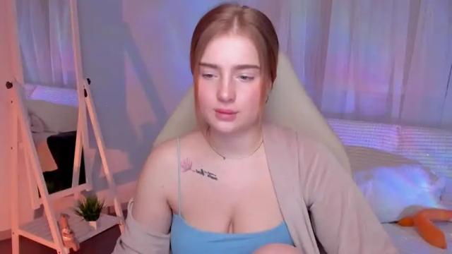 Image 4 of yourredsunshine Stream on Chaturbate on 17 months ago