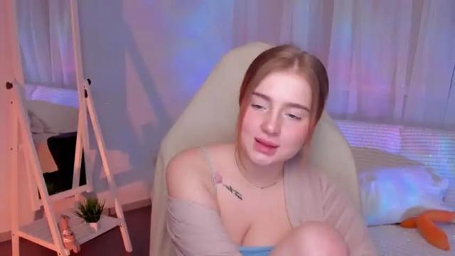 Image 6 of yourredsunshine Stream on Chaturbate on 17 months ago